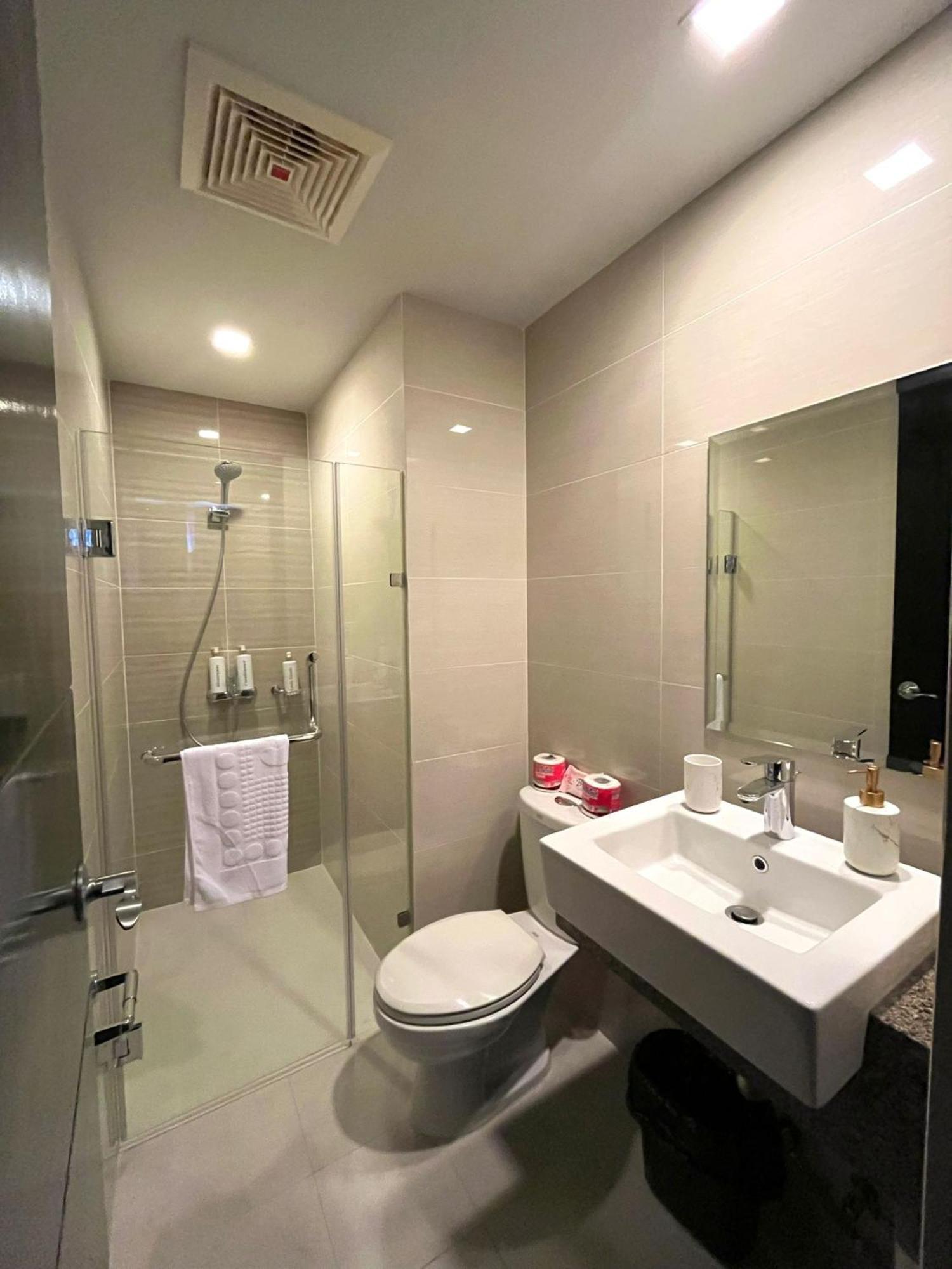 Studio At 81 Newport Boulevard Near Naia With Free Access To All Amenities Up To 2 Pax Маніла Екстер'єр фото